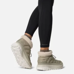 Columbia Women's Snowtrot Shorty Winter Boots -Sporting Goods Store 10 e2b90777 61fe 40c2 873e c99fc64f4a4d