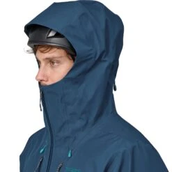 Patagonia Triolet Jacket -Sporting Goods Store 2 52c4ddda 64b7 4c41 b68a e314490da526