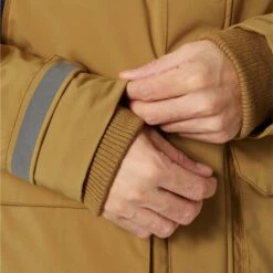 Reine Parka -Sporting Goods Store 3 842bdf4a 6fa7 4fec b4b0 0f757b82ee46