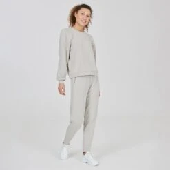 ATHLECIA Women's Jillnana Sweatshirt -Sporting Goods Store 5 ada1377b b28c 49ed 8014 550921932e94